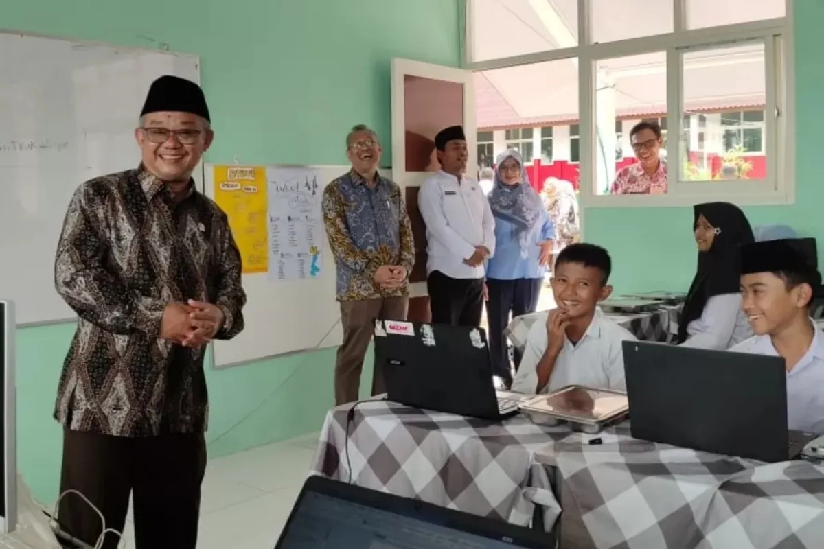 326 Kepala Sekolah Sulsel Diminta Mundur Usai Temuan BPK Dana BOS, DPR RI Minta Kemendikdasmen Turun Tangan