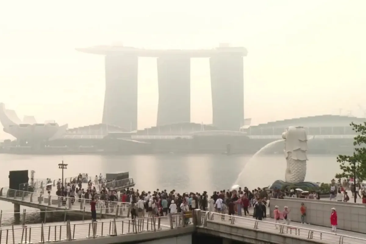 Kabut Asap Singapura Berbuntut Pemanggilan 10 Perusahaan dan Revisi UU