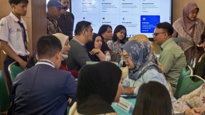 530 Ribu Pendaftar Rebut 319 Ribu Kursi, Angka di Balik Krisis SPMB Jabar