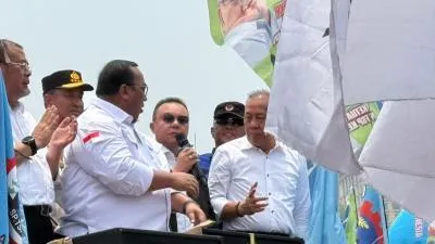 Dasco Temui Buruh di Depan DPR, Sebut UU Perlindungan Ketenagakerjaan Resmi Disahkan