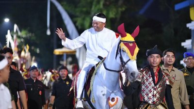 Konseptualisasi Narasi Kultural: KDM Transformasikan Kirab Menjadi Trigger Infrastruktur
