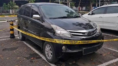 Mobil Pelat Merah Terparkir Diduga 4 Hari di Juanda, Jenazah Perempuan Ditemukan di Dalamnya