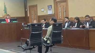 Nadiem Makarim Jalani Tahanan Rumah Dengan Pengawasan Elektronik Ketat