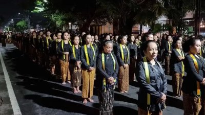 Polemik Busana Kirab Suro, Mangkunegaran Tegaskan Tak Ada Izin Khusus