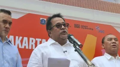 Rano Karno Minta Warga Tak Panik Hadapi Asap Karhutla di Jakarta