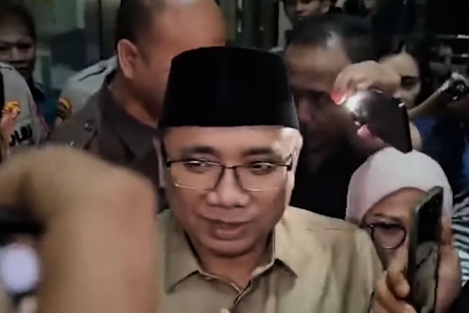 Yaqut Diperiksa KPK Delapan Jam Lebih, Memilih Bungkam