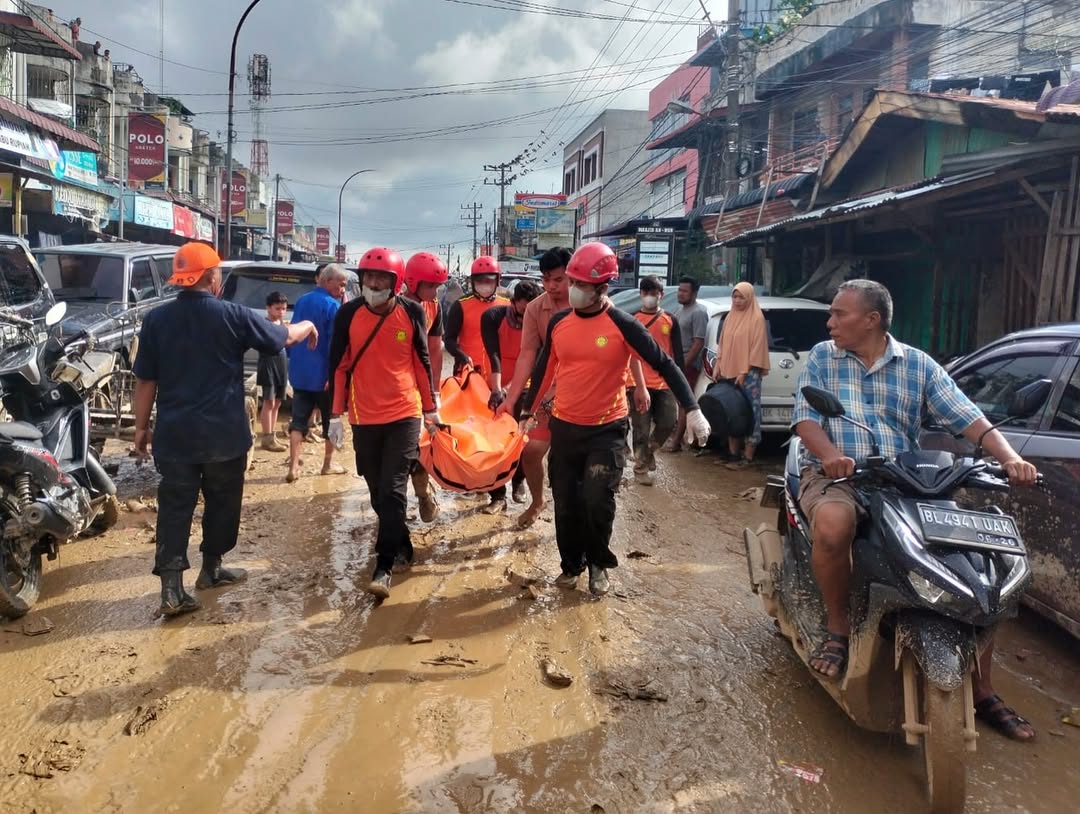 Data BNPB Ungkap 962 Korban Tewas, Pemerintah Evaluasi Penanganan Bencana