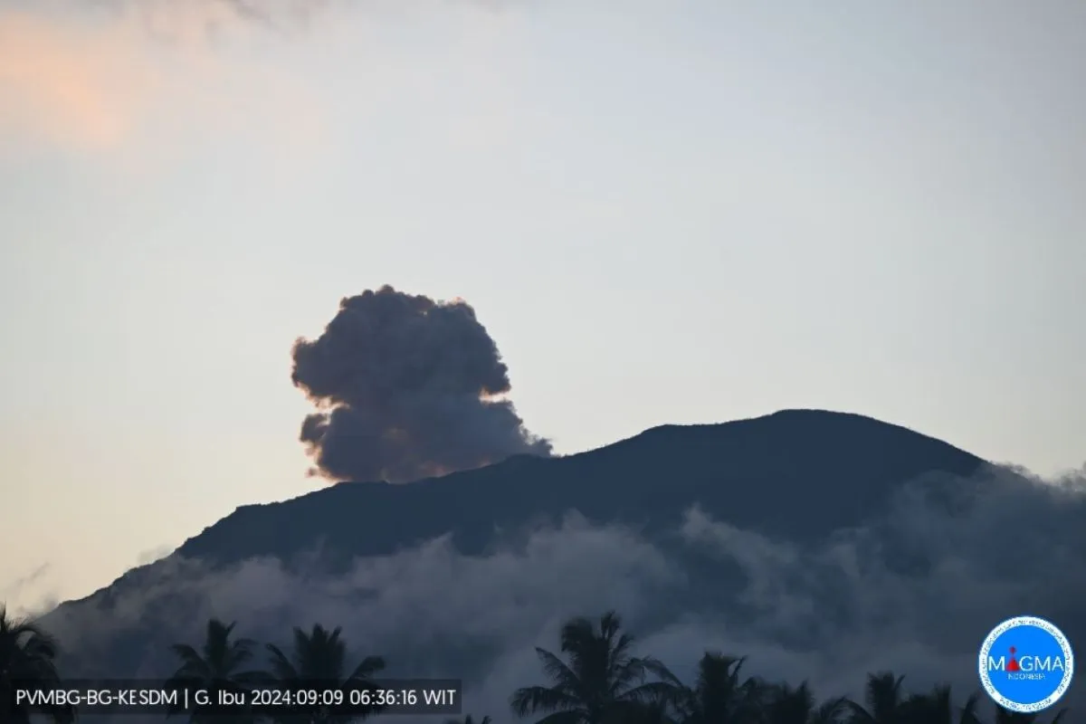 Gunung Ibu Erupsi dan Dinamika Seismik 12-28 Milimeter