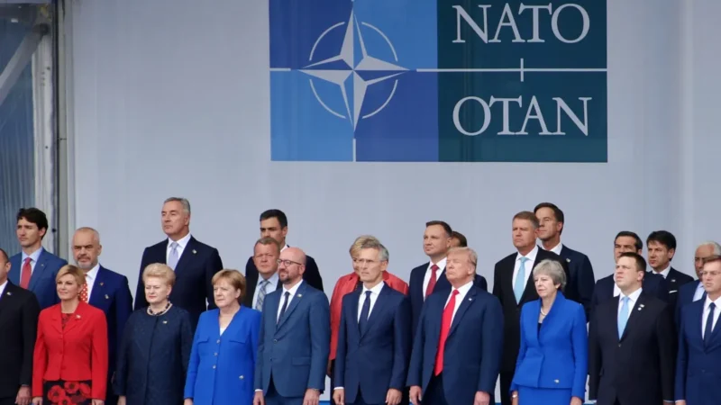 Krisis Eksistensial NATO: Dekonstruksi Kebijakan Luar Negeri Donald Trump