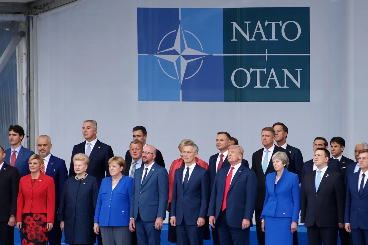 Krisis Eksistensial NATO: Dekonstruksi Kebijakan Luar Negeri Donald Trump