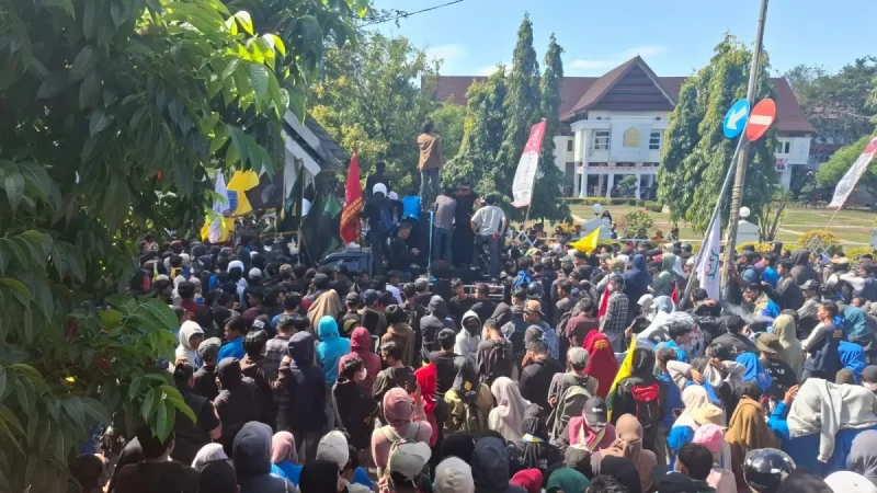 Mosi Tidak Percaya Petambak di Balik Perusakan Alun-Alun Indramayu