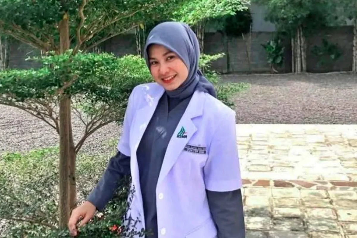 Dr Myta Aprilia Azmy