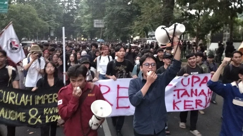 BEM SI Beri Ultimatum 18 Hari, Ancam Reformasi Jilid II Jika Rupiah Tak Membaik