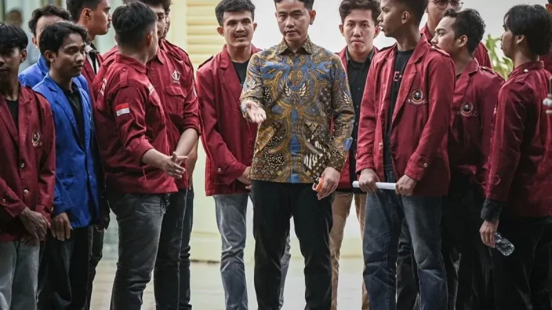 Mahasiswa Beri Ultimatum 5 Hari ke Gibran, Ini Daftar Tuntutan yang Disampaikan di Istana Wapres