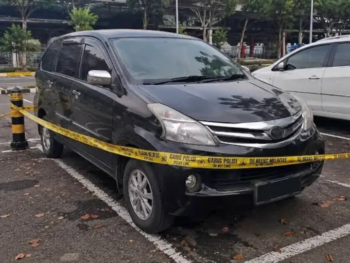 Mobil Pelat Merah Terparkir Diduga 4 Hari di Juanda, Jenazah Perempuan Ditemukan di Dalamnya