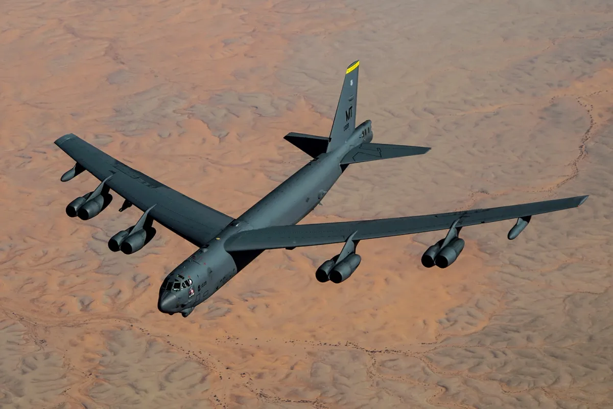 Pesawat Pembom Nuklir B-52 AS Jatuh Saat Penerbangan Uji, 8 Tewas