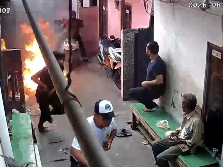 Molotov di Koja Meledak di Samping Ibu dan Anak, 4 Pelaku Diburu