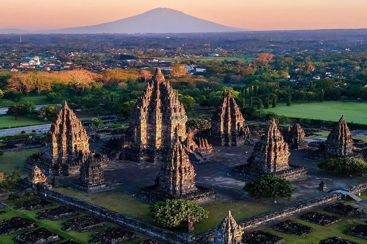 Mengapa Klaten Punya Banyak Candi? Jejak Mataram Kuno yang Masih Bertahan hingga Kini