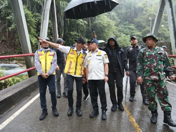 Jembatan Enang-Enang Diperbaiki Warga, Tito Siapkan Solusi Permanen