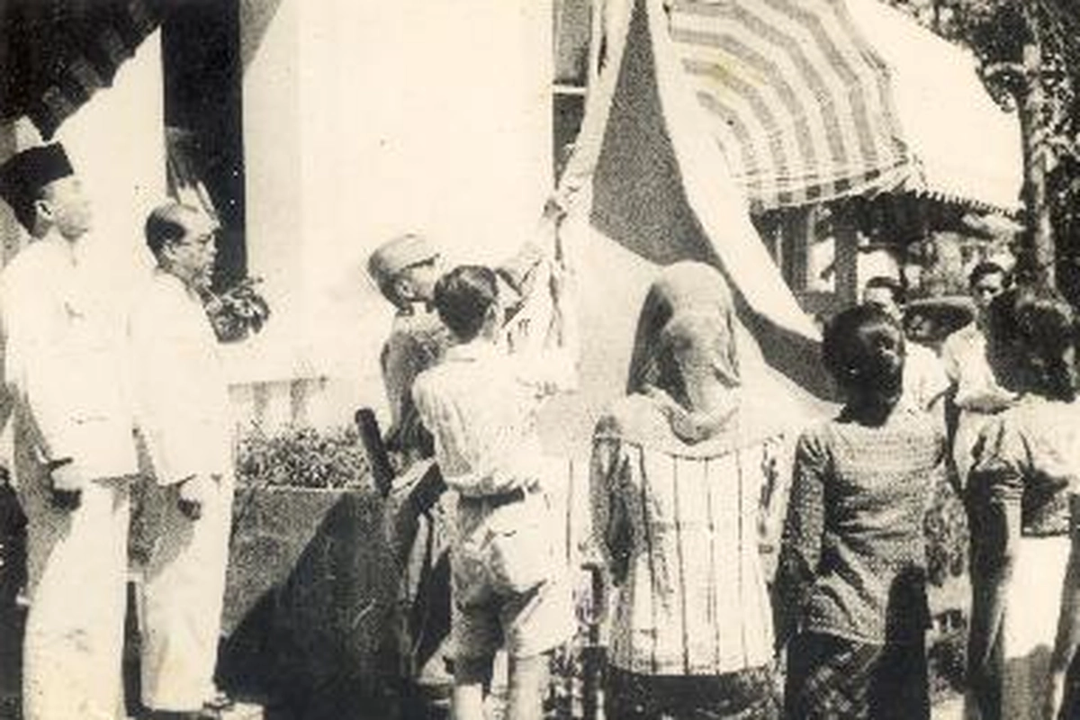 Pengibaran Bendera Merah Putih