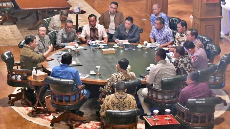 Prabowo Beri Waktu Satu Bulan untuk Bereskan Masalah Program MBG