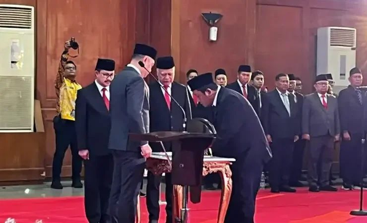 Lurah Tambak Wedi Dicopot Eri Cahyadi Usai Dugaan Jual Beli Stan SWK