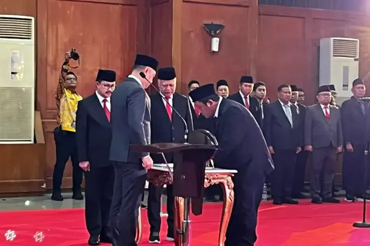 Lurah Tambak Wedi Dicopot Eri Cahyadi Usai Dugaan Jual Beli Stan SWK