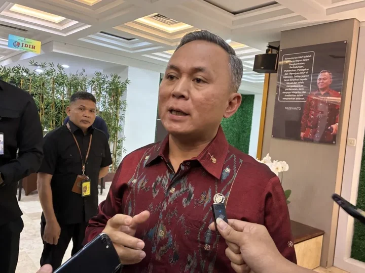 122 Ribu Pengungsi Papua, Wamen HAM Minta TNI-Polri Tahan Diri