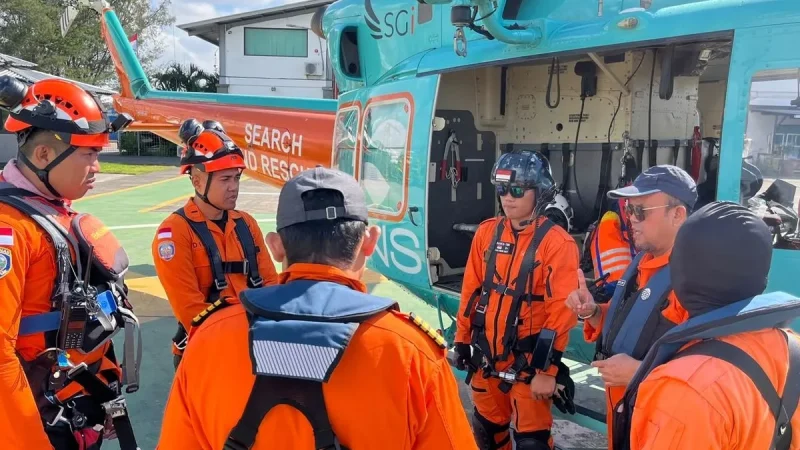 KMP Putri Yasmin Terbakar, Basarnas Kerahkan Kapal dan Helikopter