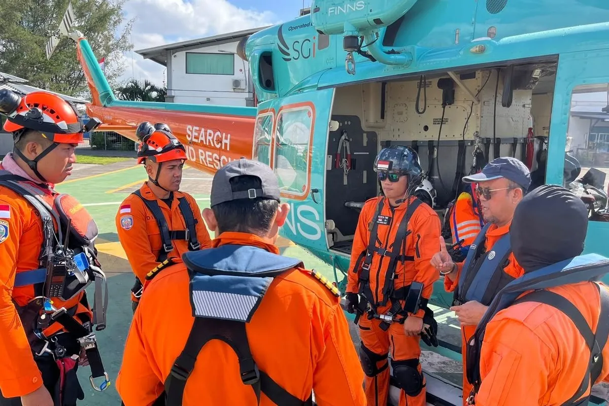 KMP Putri Yasmin Terbakar, Basarnas Kerahkan Kapal dan Helikopter