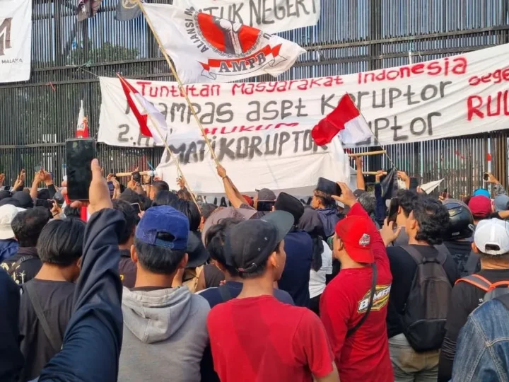 AMPB Sepakati RUU Perampasan Aset, Massa di DPR Malah Kecewa