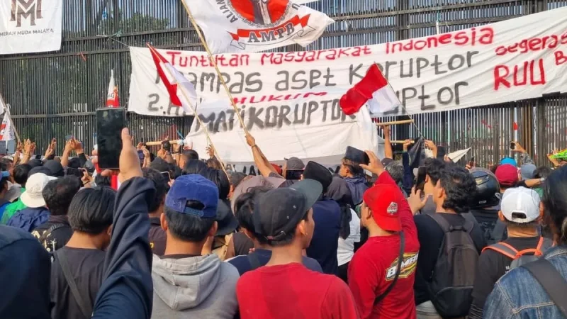 AMPB Sepakati RUU Perampasan Aset, Massa di DPR Malah Kecewa