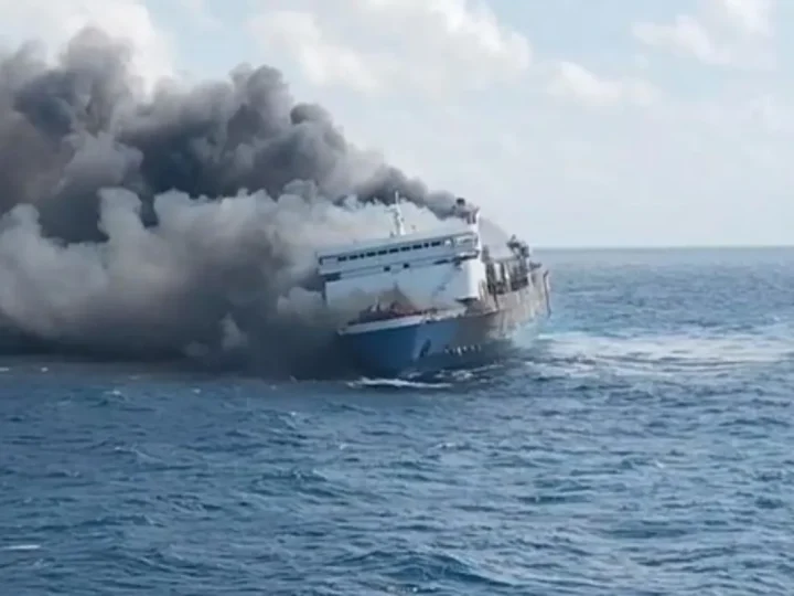 TNI AL Kerahkan 2 KRI dan Pesawat Evakuasi KM Mutiara Sentosa II, 30 Penumpang Selamat