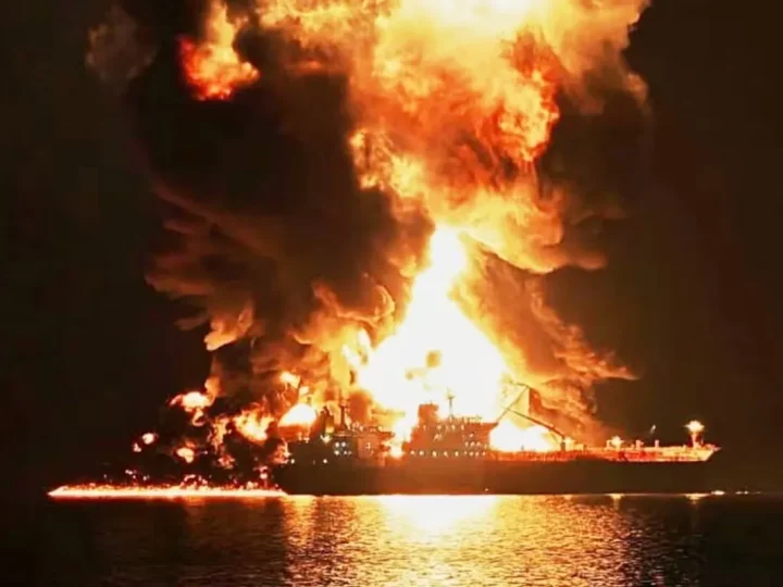 Iran Serang Kapal Tanker Yang Dikawal AS di Selat Hormuz, Dunia Khawatir Krisis Minyak Terulang
