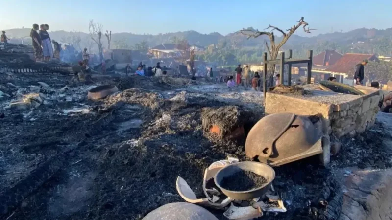 Kebakaran Hanguskan Kampung Adat Sade, Pemulihan Tetap Jaga Jati Diri
