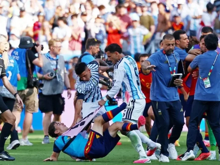 FIFA Sanksi Paredes 10 Laga Usai Ricuh Final Piala Dunia 2026
