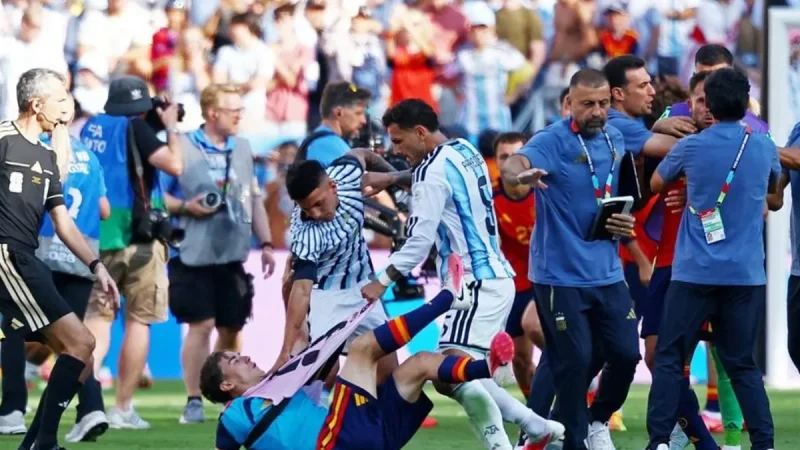 FIFA Sanksi Paredes 10 Laga Usai Ricuh Final Piala Dunia 2026