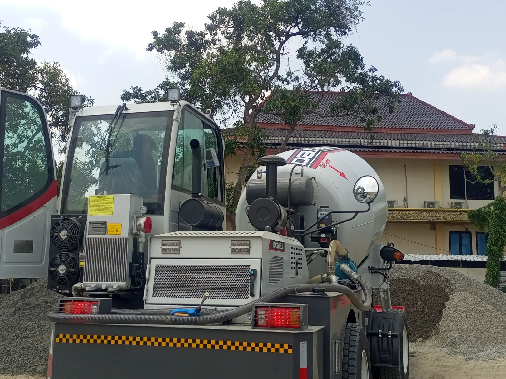 Rumah Syukur Pakai Mesin Beton Canggih untuk Bangun Rumah Warga