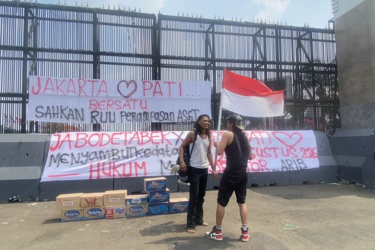 Demo 27 Agustus Disiapkan, Warga Pati Dirikan Posko di Depan DPR
