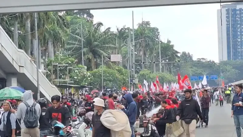 50 Ribu Buruh Demo di Jakarta Hari Ini, Kawal RUU Perlindungan Ketenagakerjaan